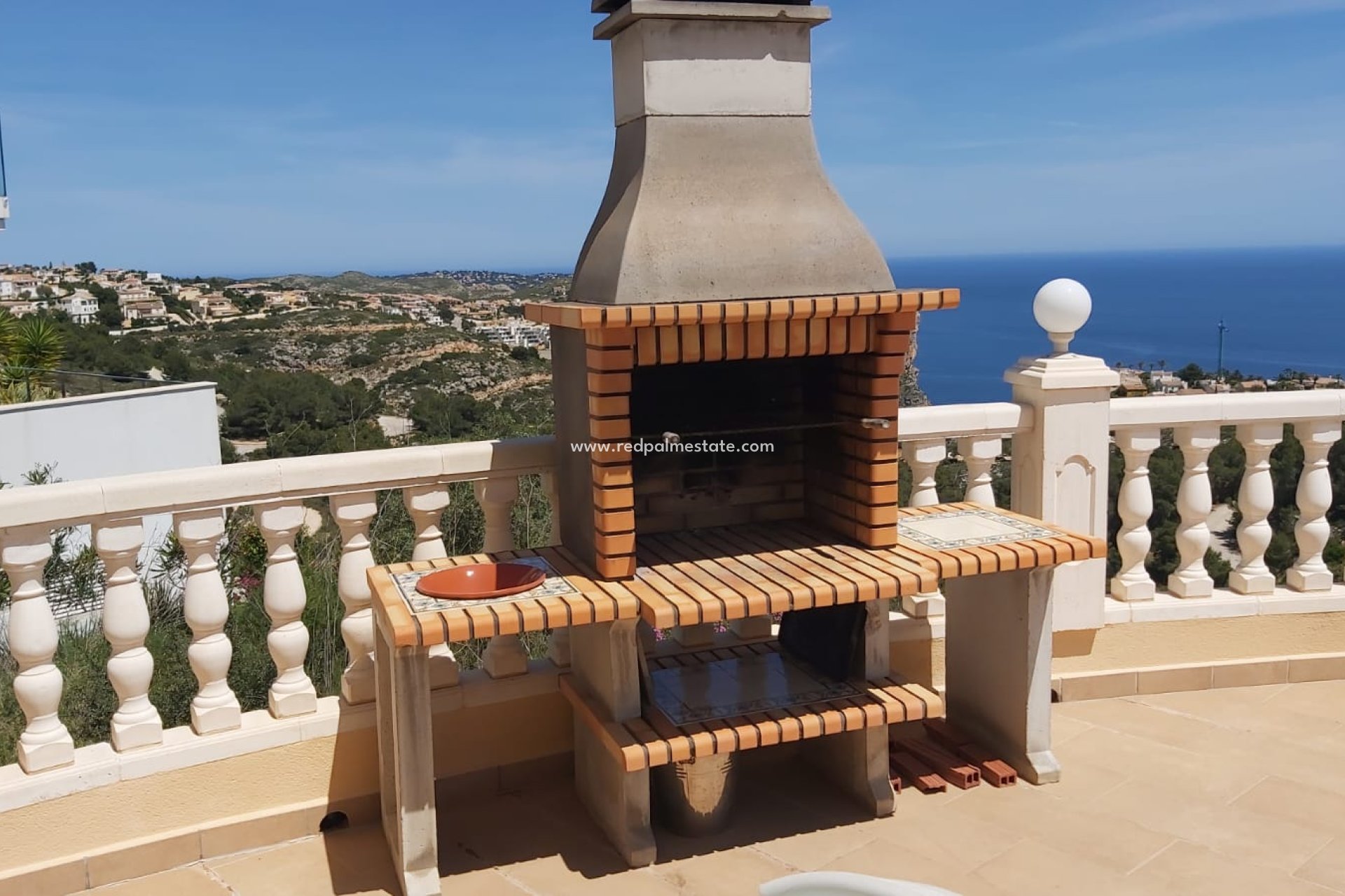 Resale - Villa -
Benitachell