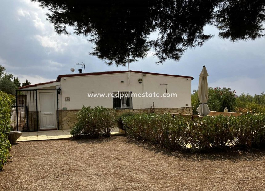 Resale - Villa -
Biar - Costa Blanca
