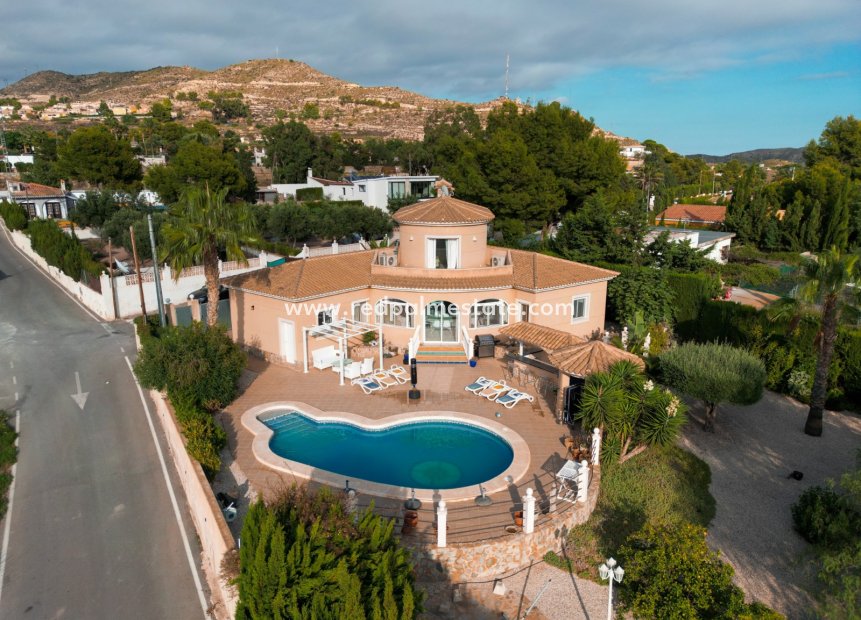 Resale - Villa -
Busot - Costa Blanca