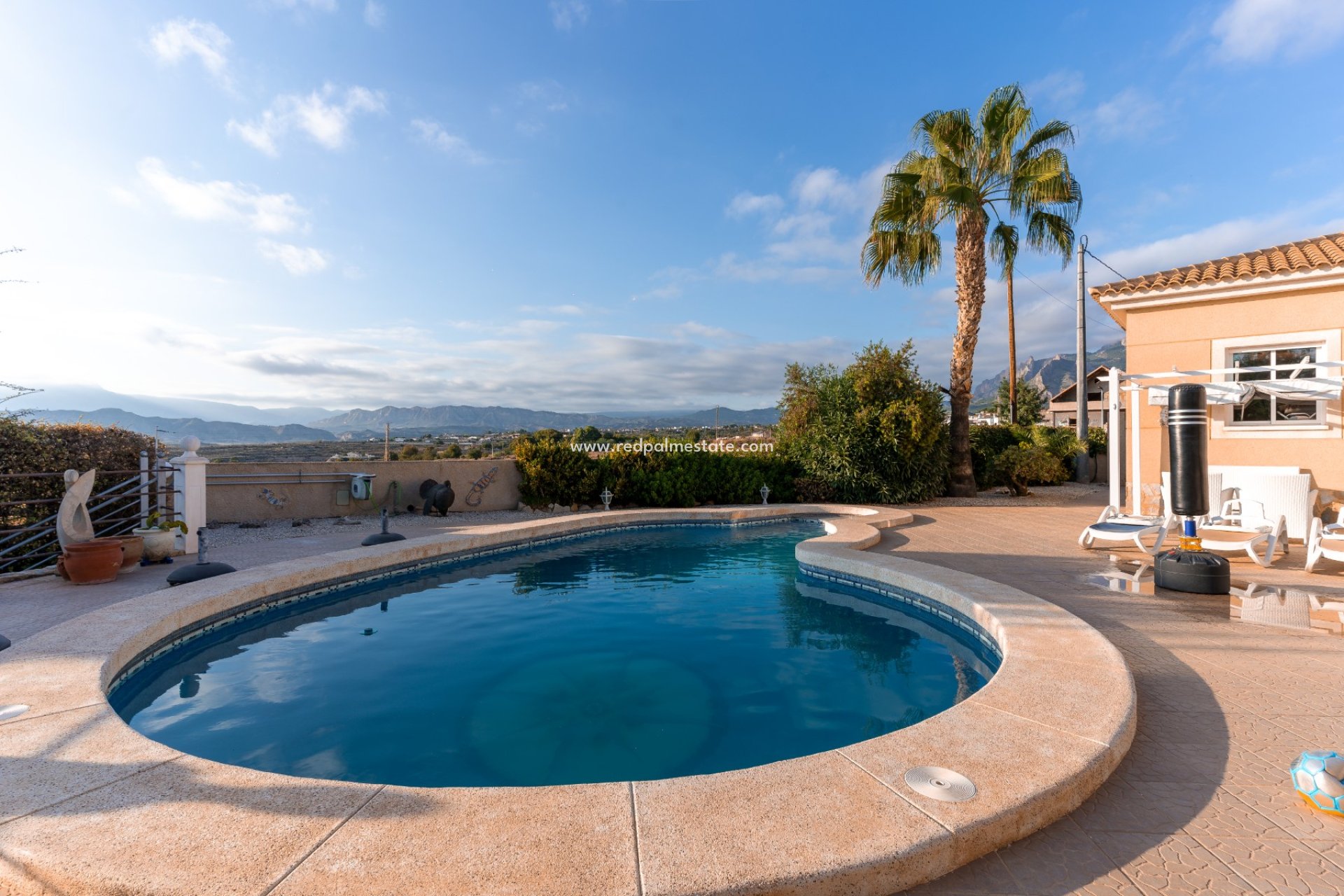 Resale - Villa -
Busot - Costa Blanca