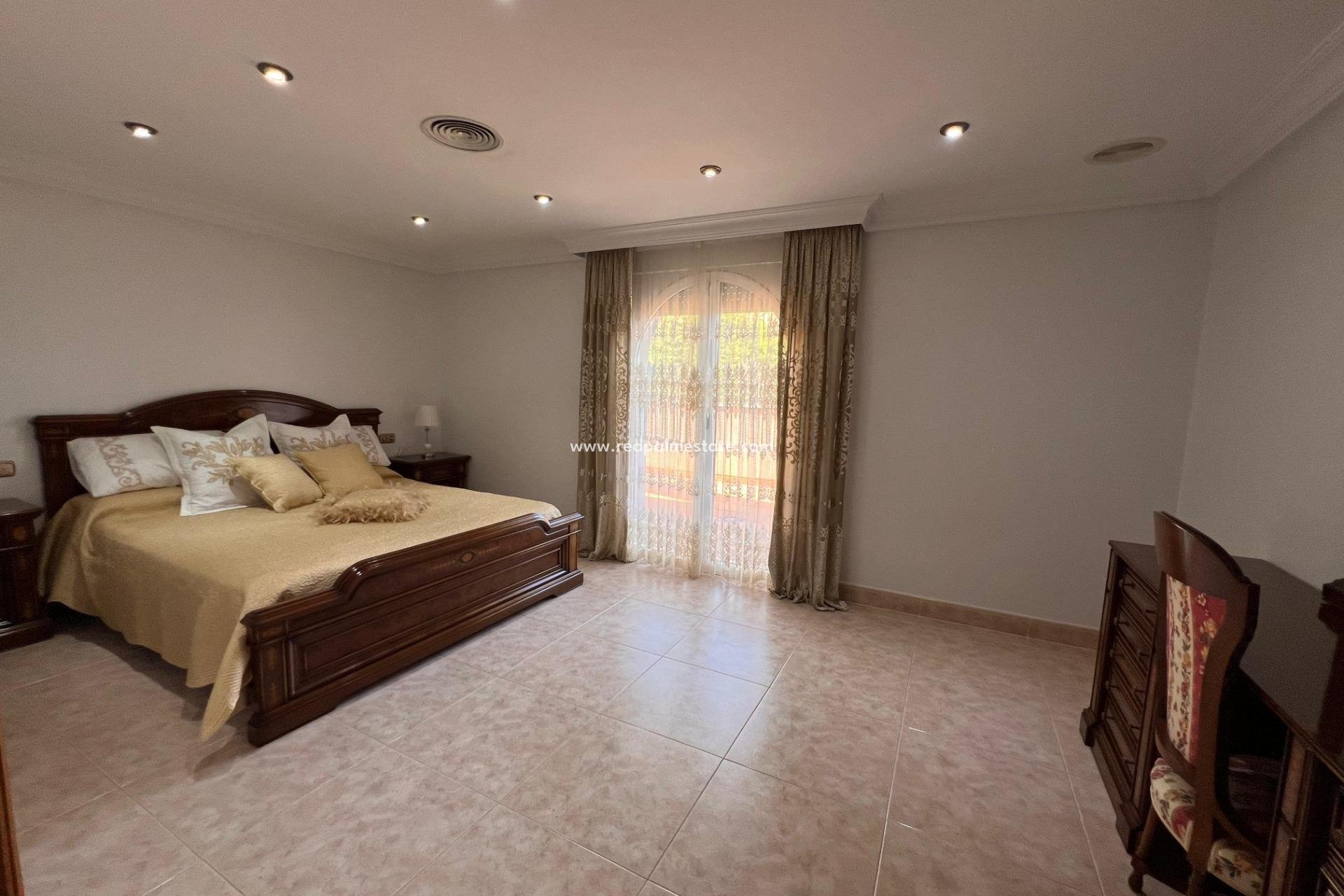 Resale - Villa -
Callosa de Segura - Comunidad valenciana