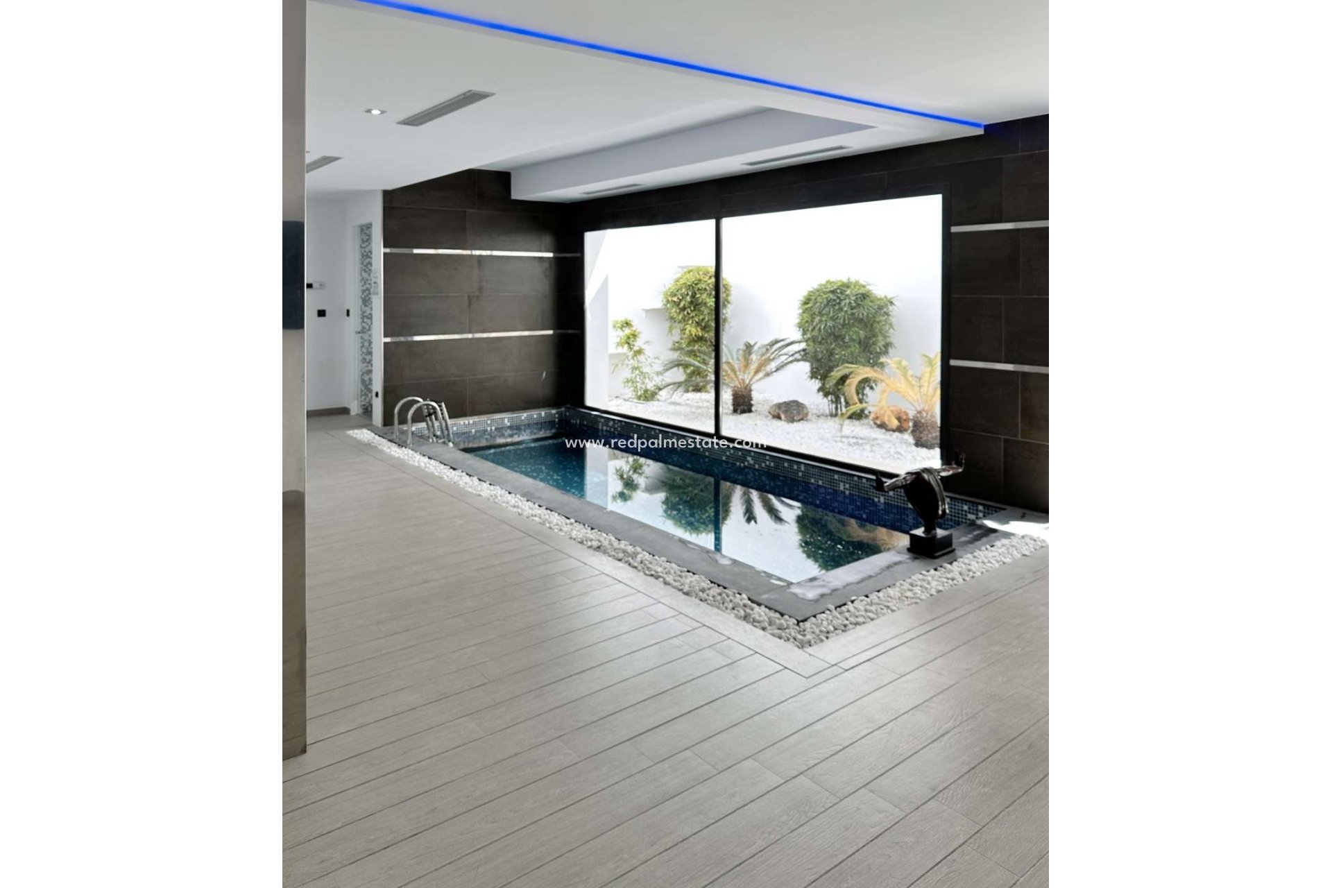 Resale - Villa -
Cansalades - Costa Blanca