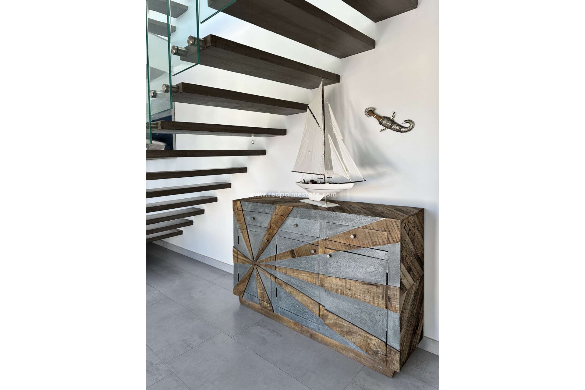 Resale - Villa -
Cansalades - Costa Blanca