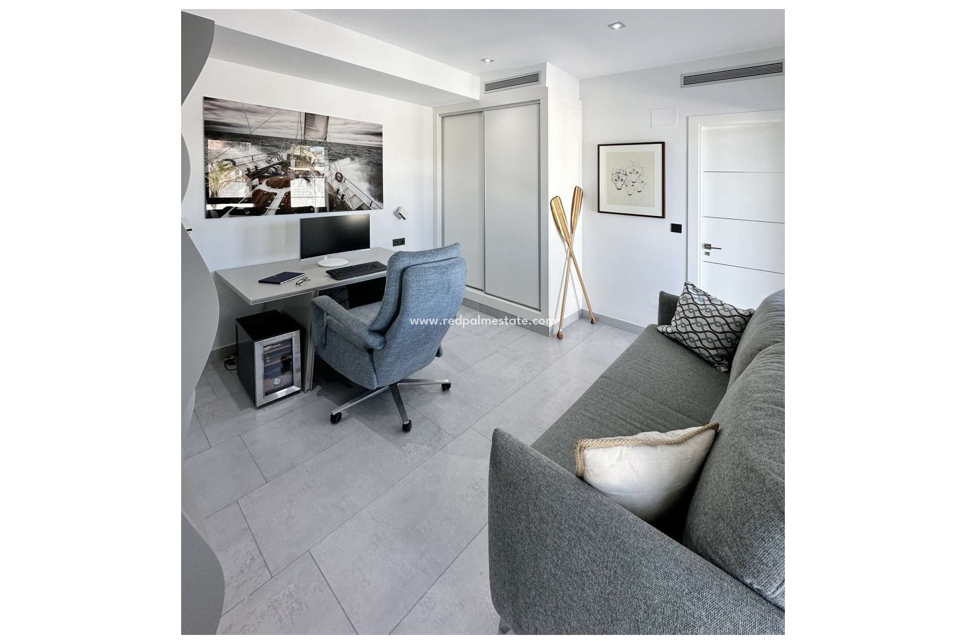 Resale - Villa -
Cansalades - Costa Blanca