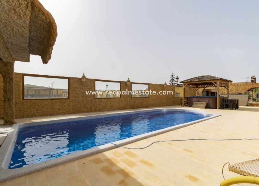 Resale - Villa -
CARTAGENA - Costa Calida