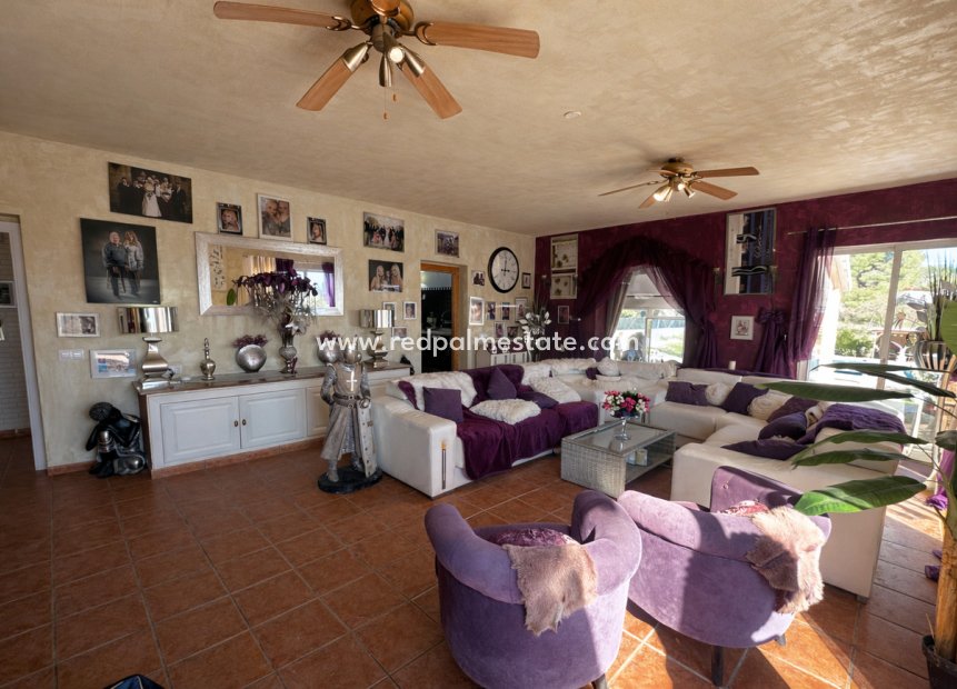 Resale - Villa -
Castalla - Costa Blanca