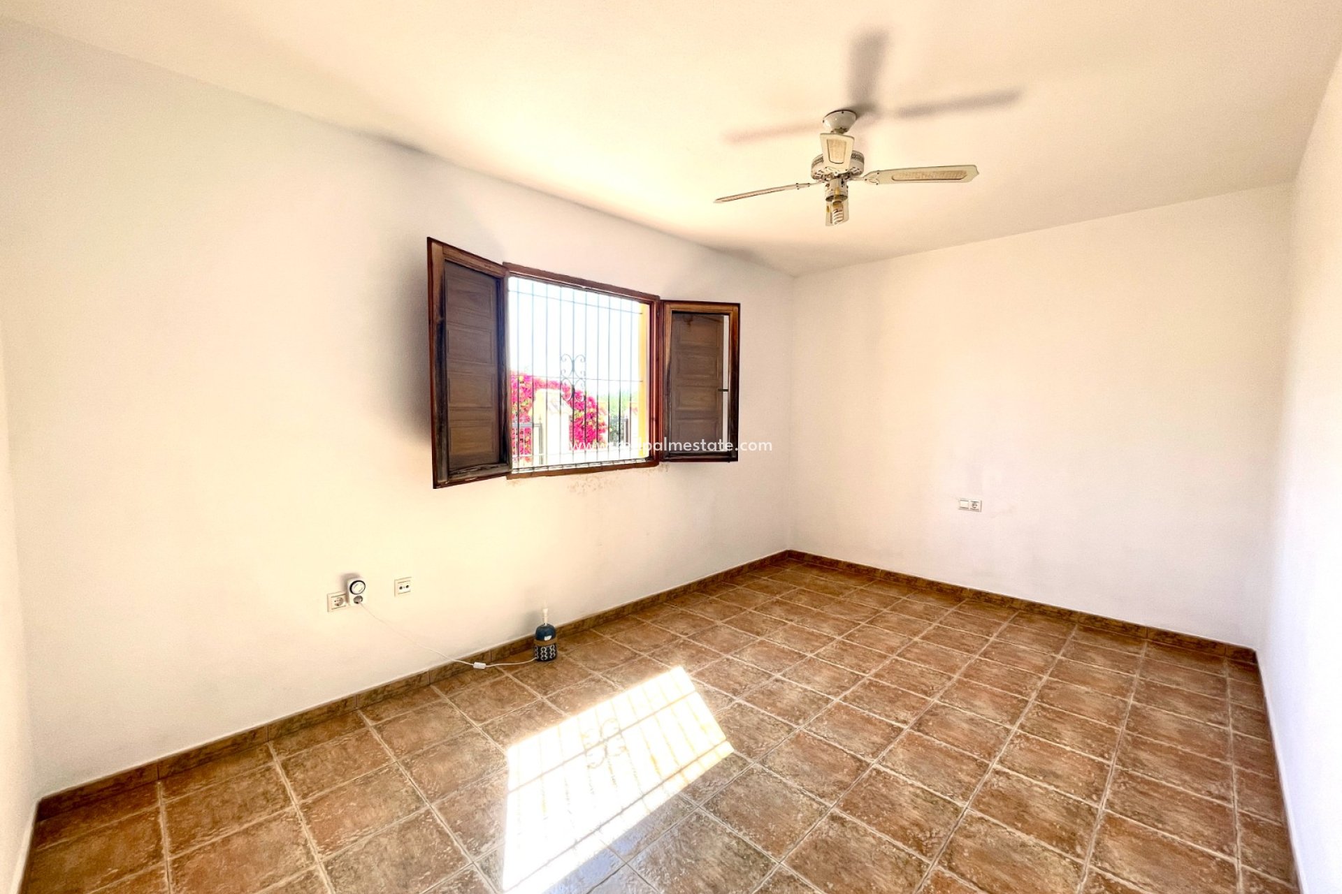Resale - Villa -
Catral - Costa Blanca