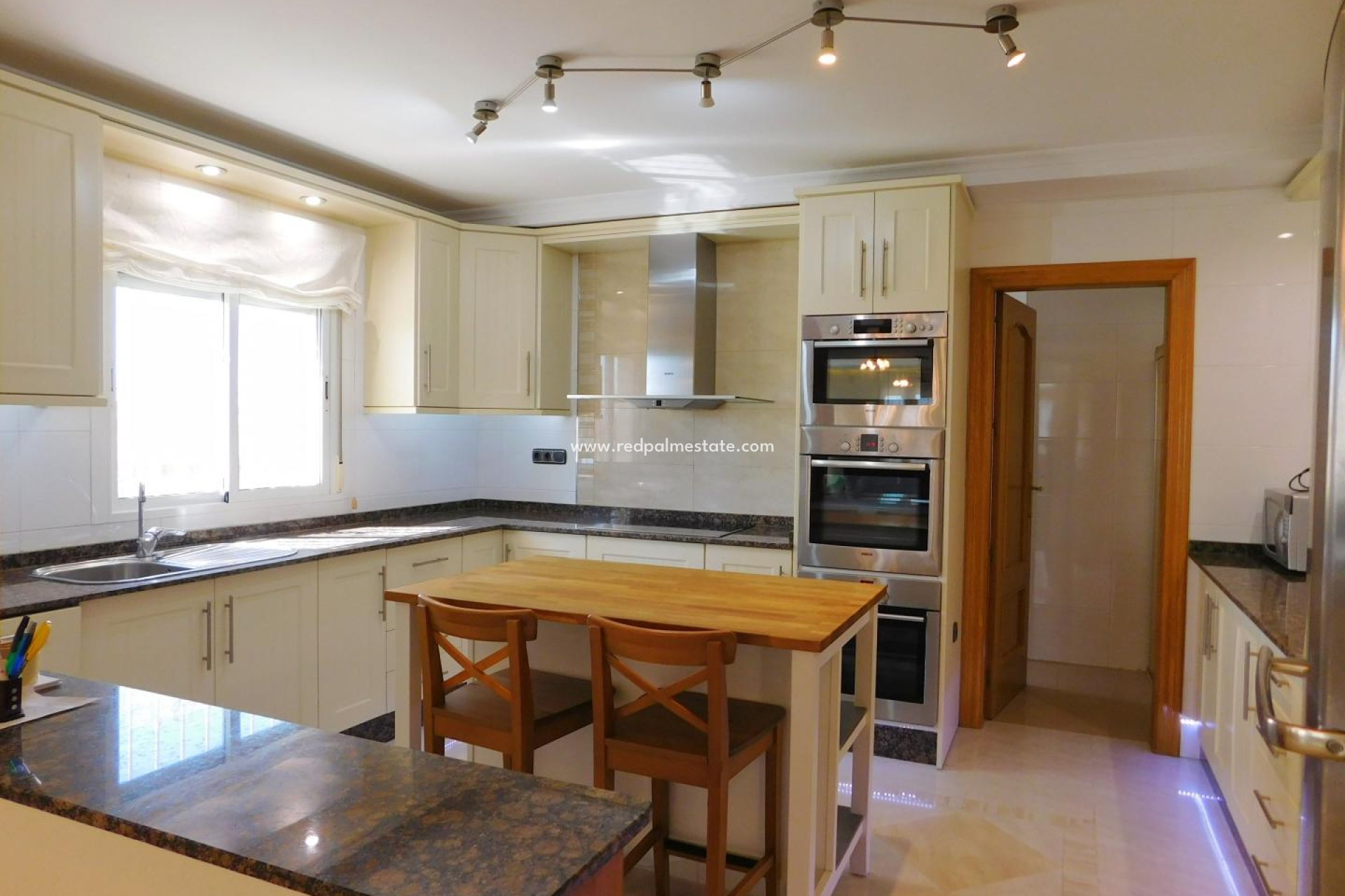 Resale - Villa -
Catral