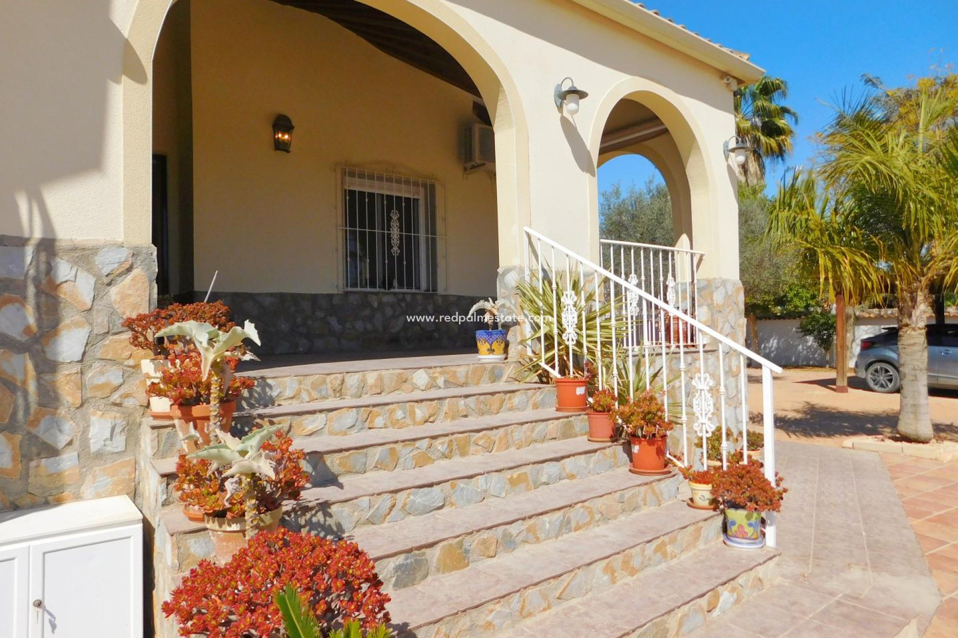 Resale - Villa -
Catral