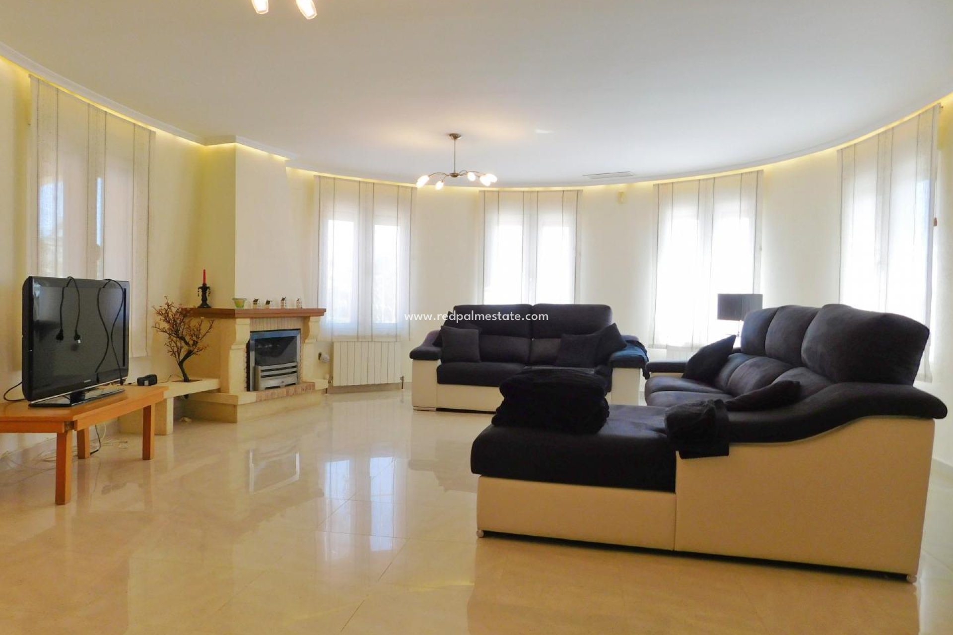 Resale - Villa -
Catral