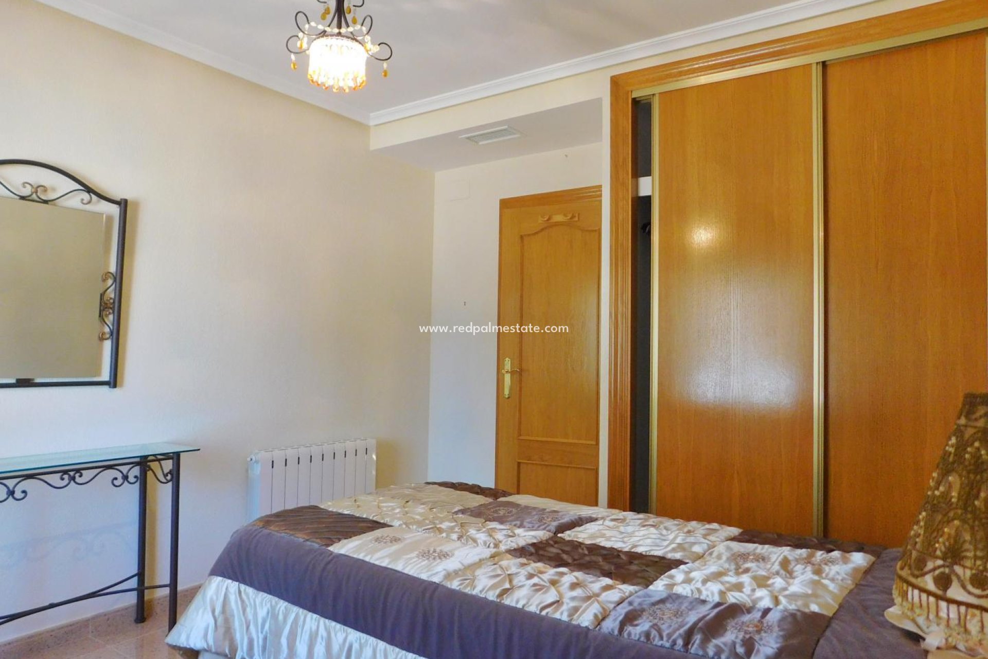 Resale - Villa -
Catral