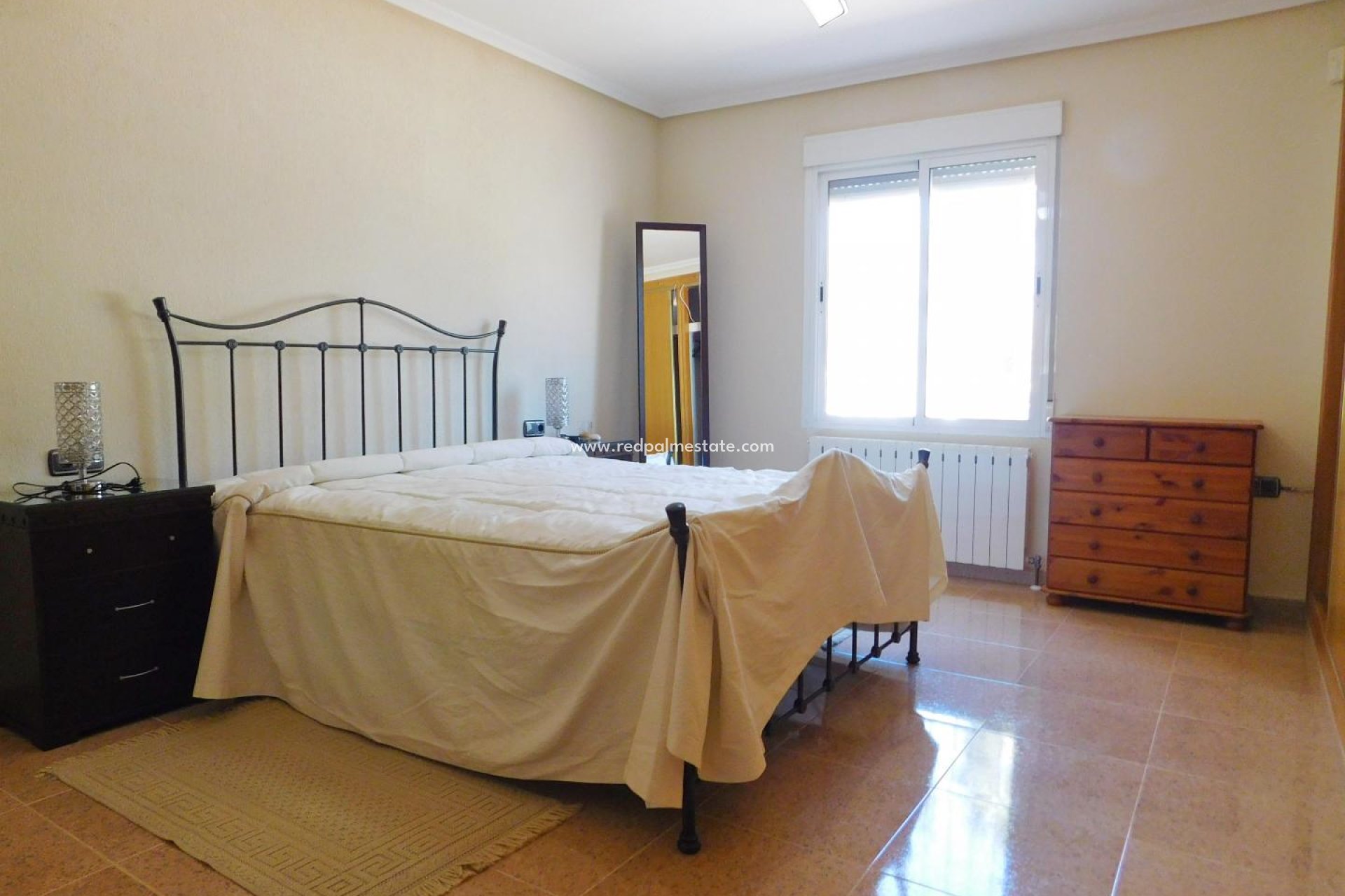 Resale - Villa -
Catral