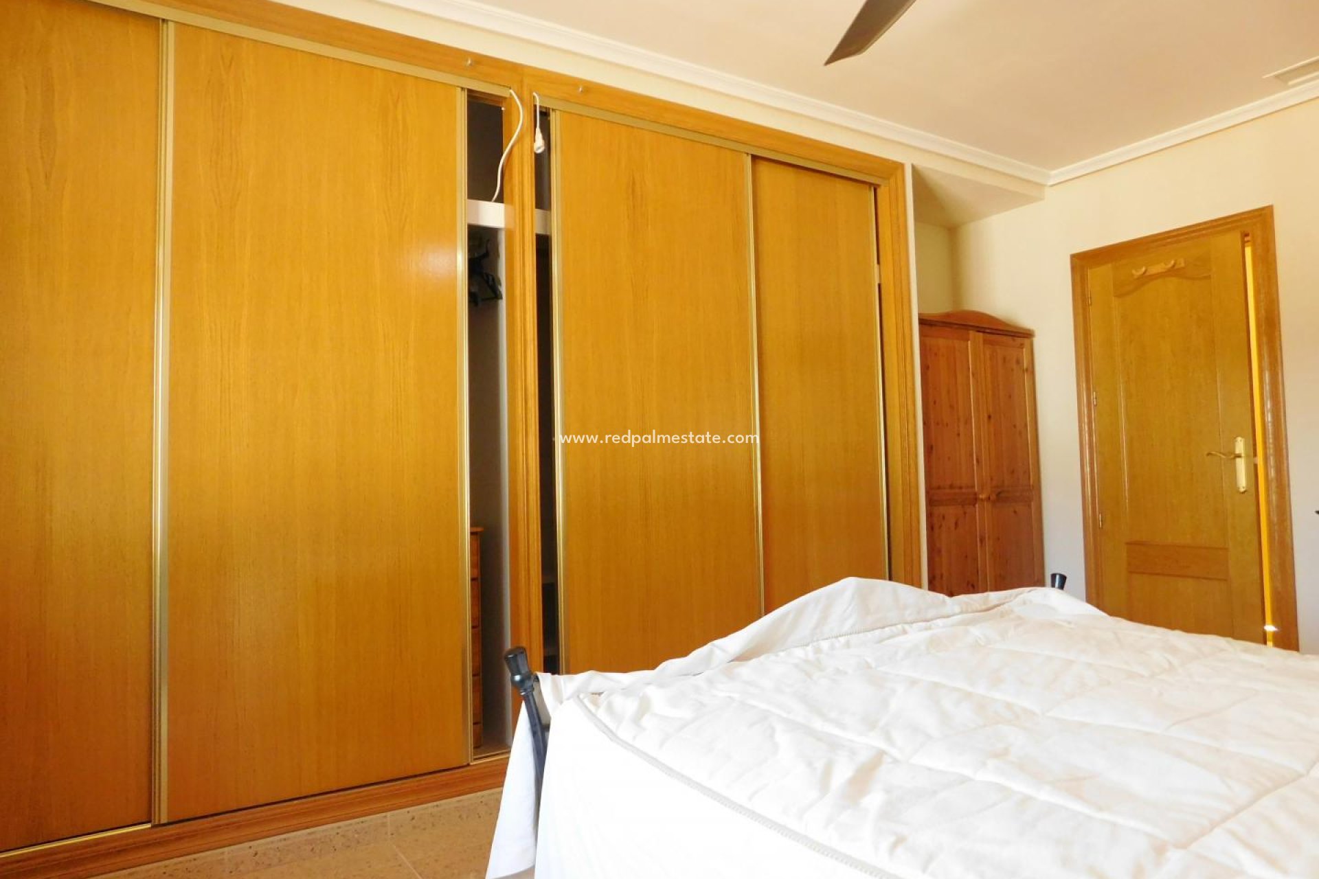 Resale - Villa -
Catral