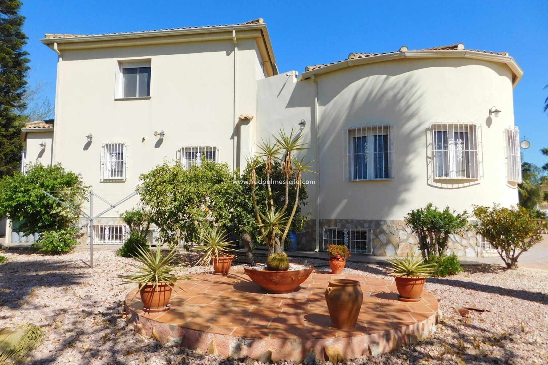 Resale - Villa -
Catral
