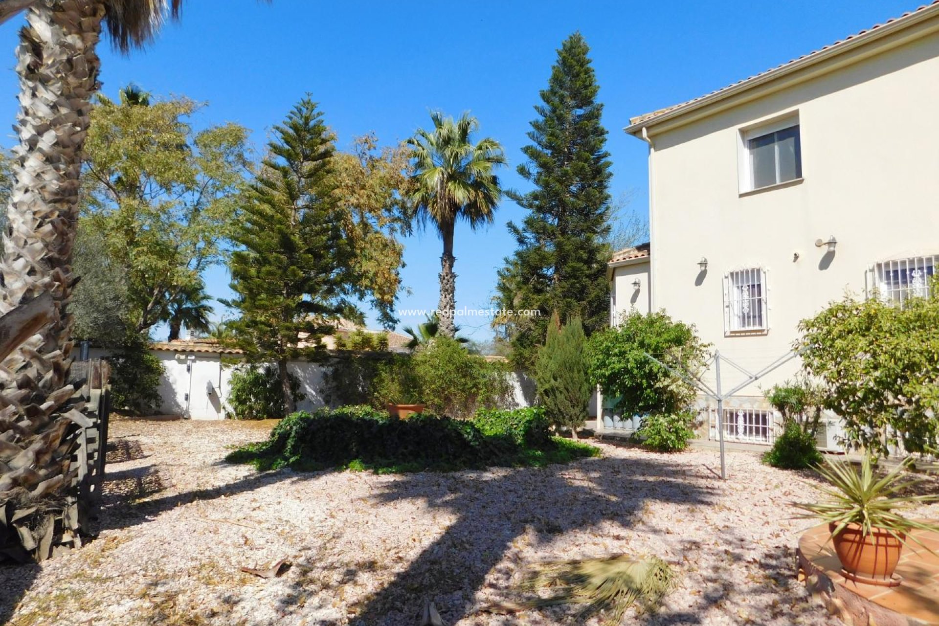 Resale - Villa -
Catral