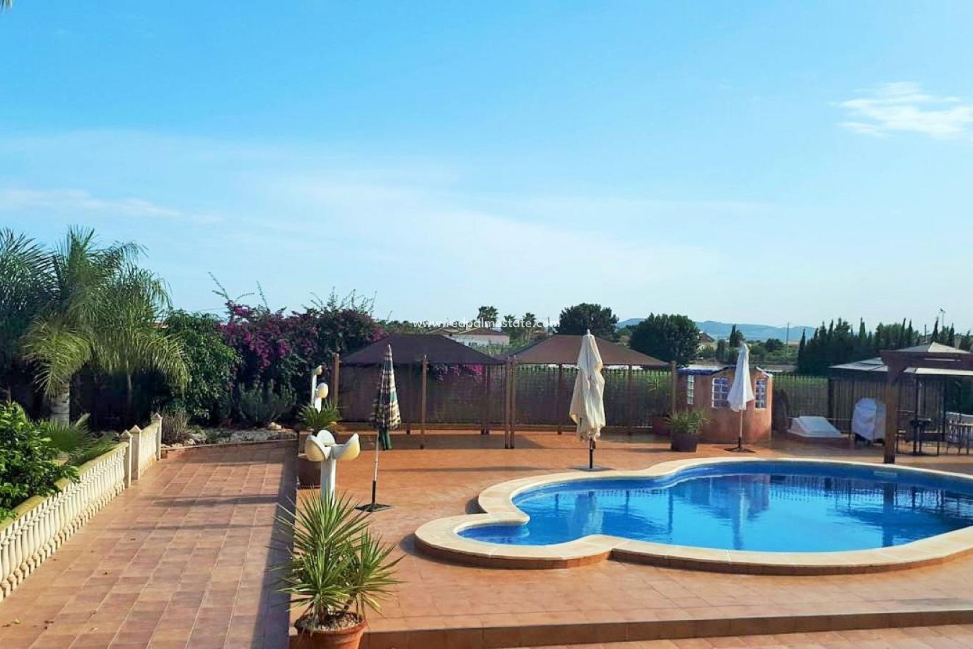 Resale - Villa -
Catral