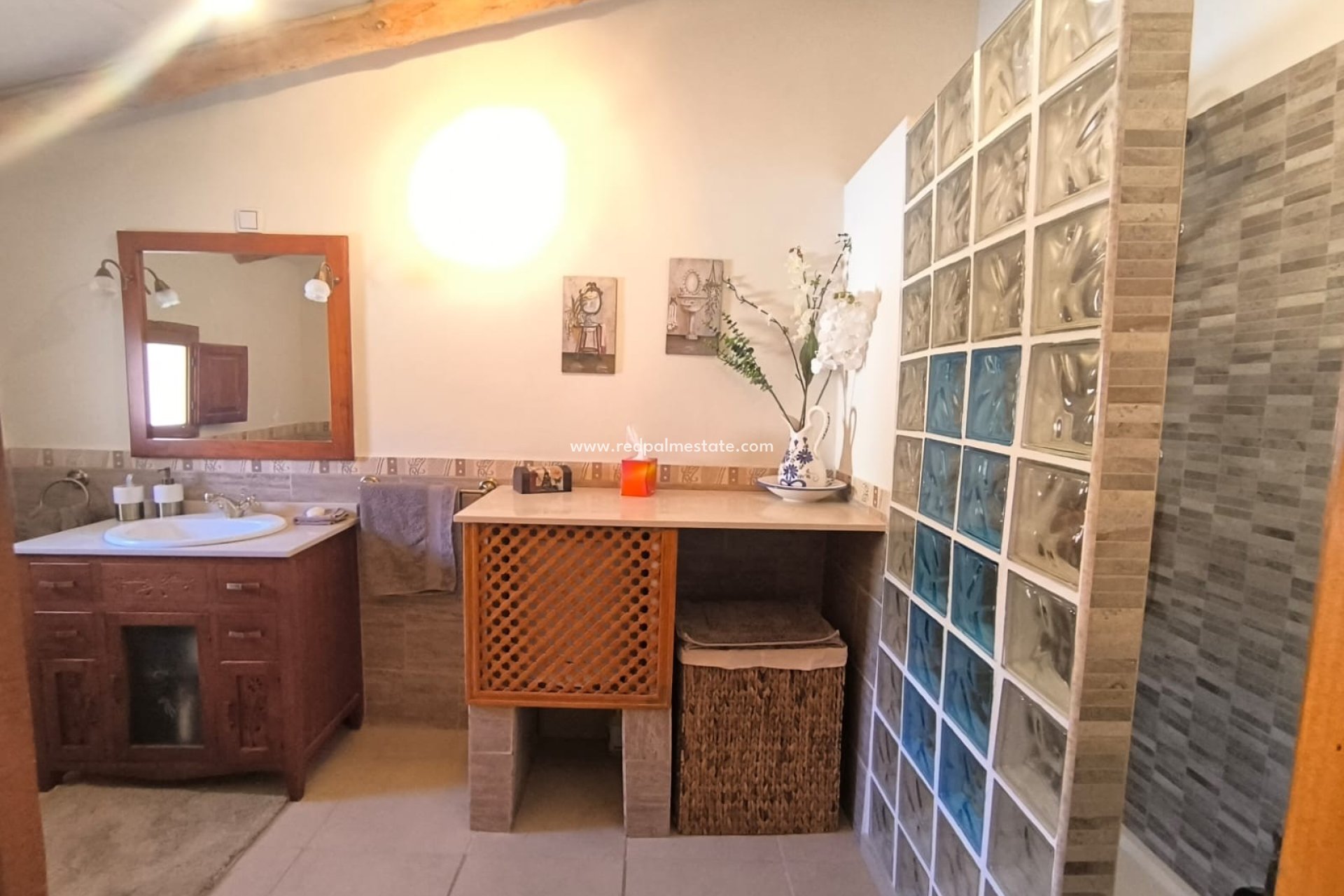Resale - Villa -
Chinorlet - Inland