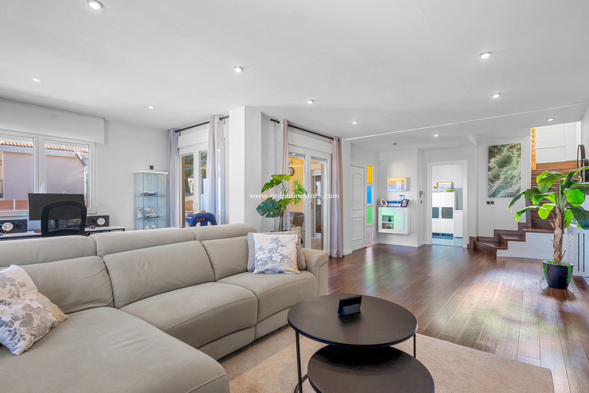 Resale - Villa -
Ciudad De Las Comunicaciones - Costa Blanca