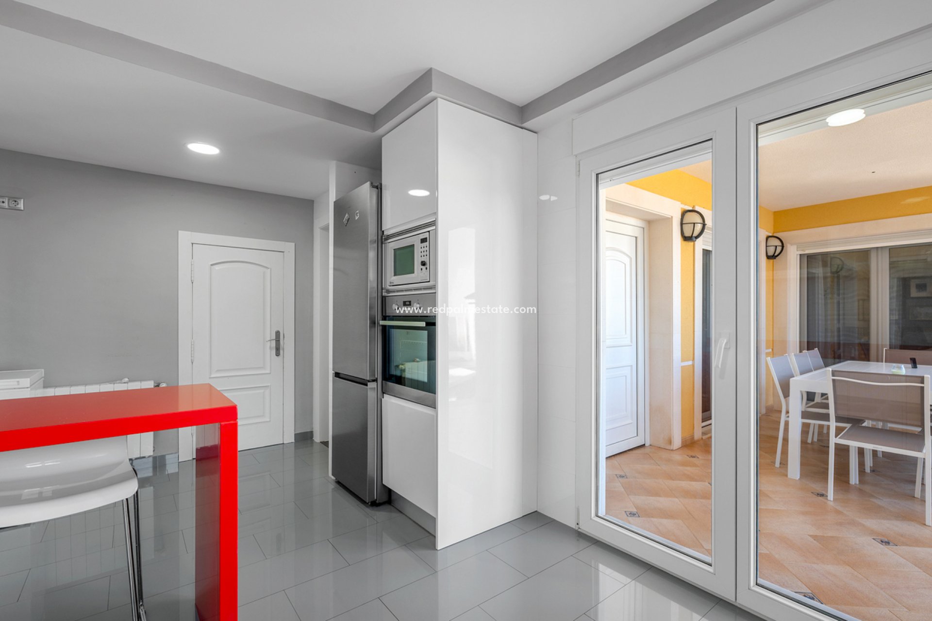 Resale - Villa -
Ciudad De Las Comunicaciones - Costa Blanca