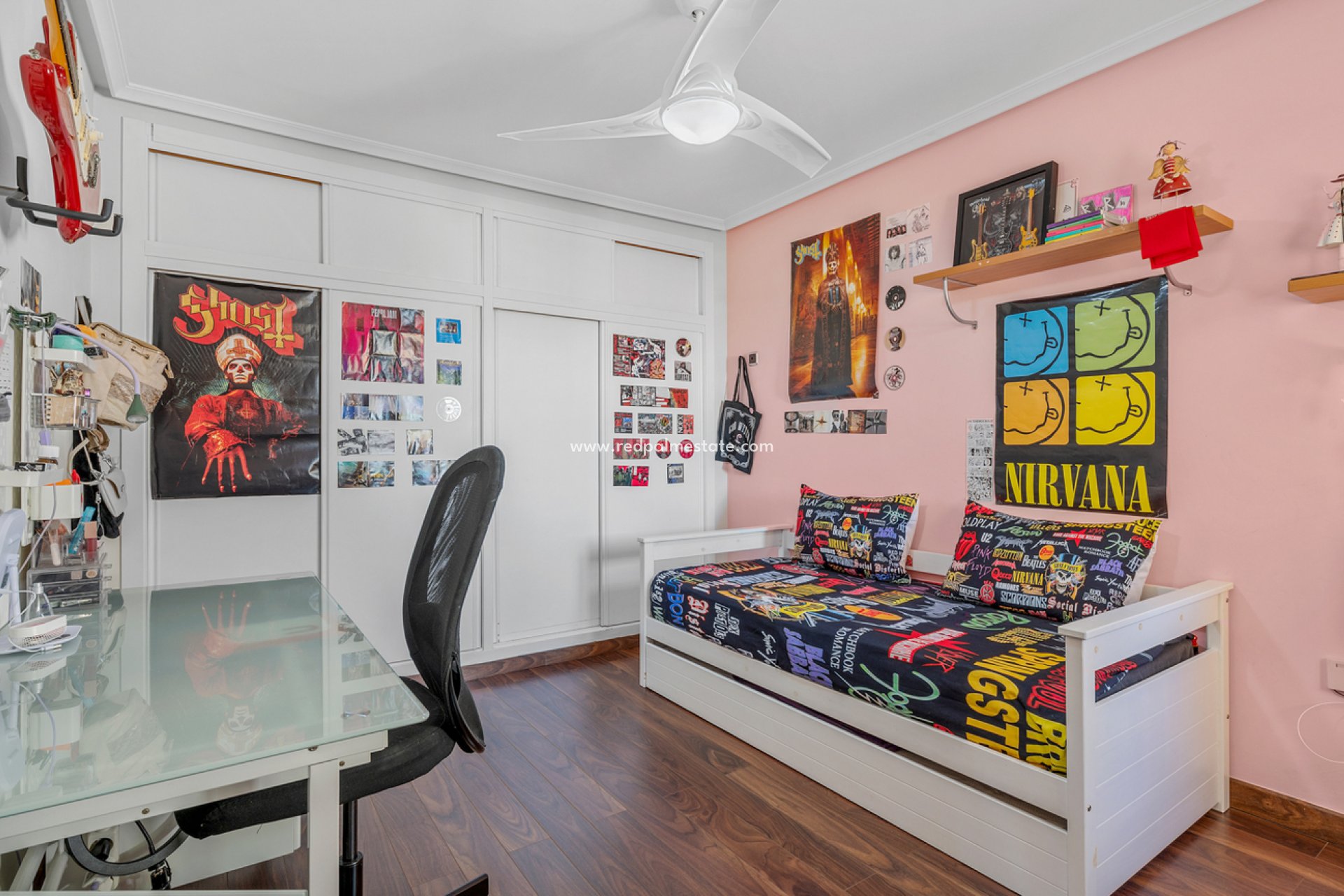 Resale - Villa -
Ciudad De Las Comunicaciones - Costa Blanca