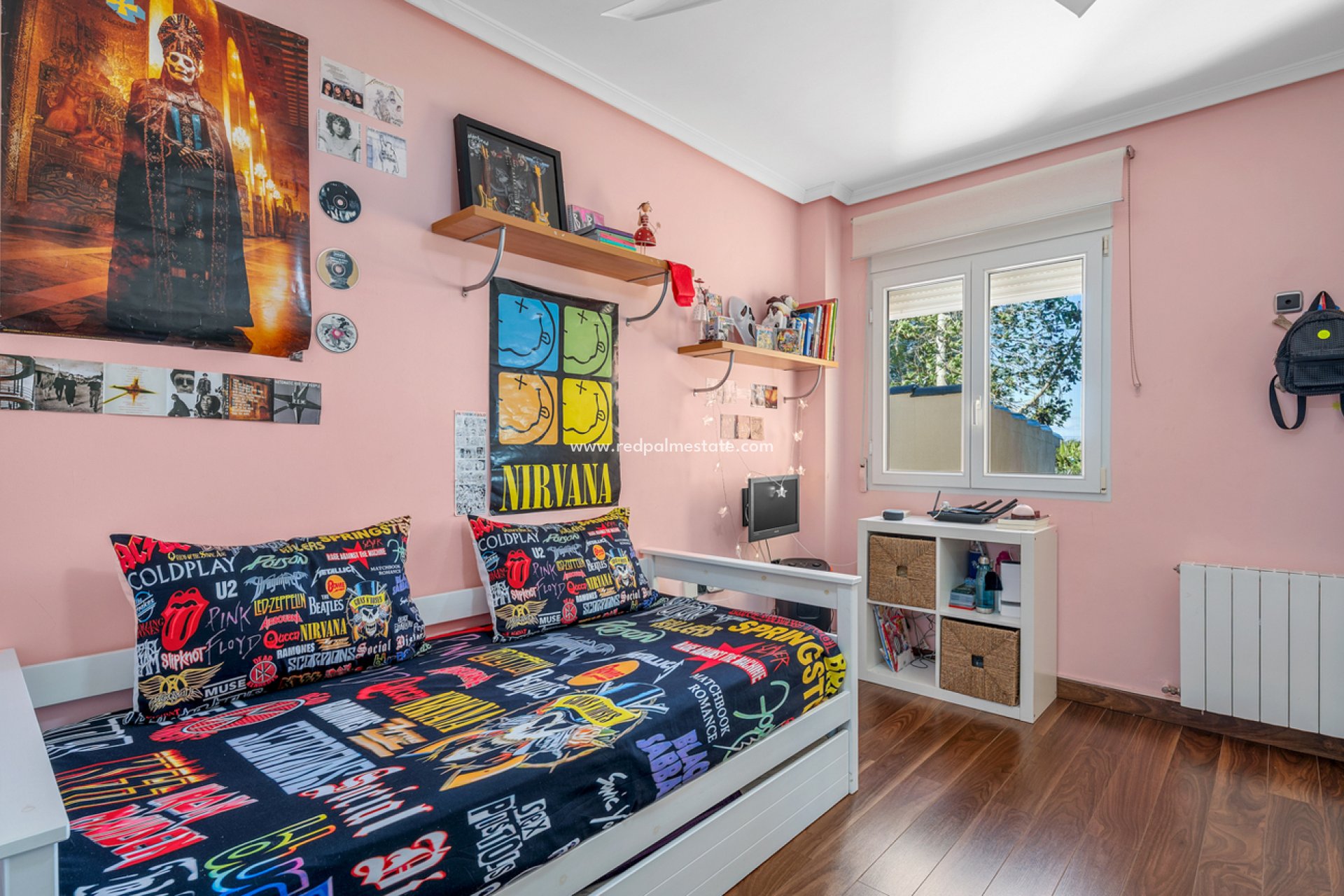Resale - Villa -
Ciudad De Las Comunicaciones - Costa Blanca