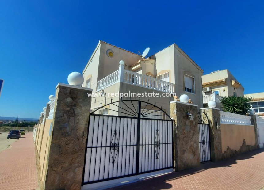 Resale - Villa -
Ciudad Quesada - Costa Blanca