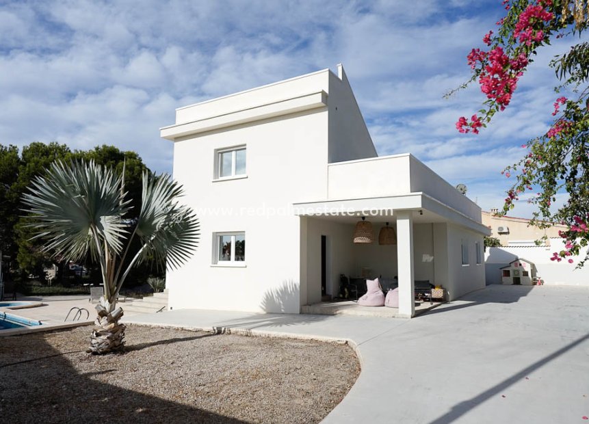 Resale - Villa -
Ciudad Quesada - Costa Blanca