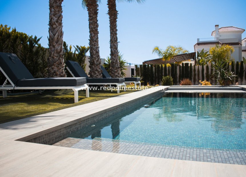 Resale - Villa -
Ciudad quesada - Costa Blanca