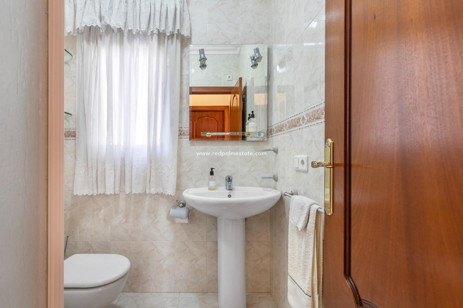 Resale - Villa -
Ciudad Quesada/Rojales - Pueblo bravo