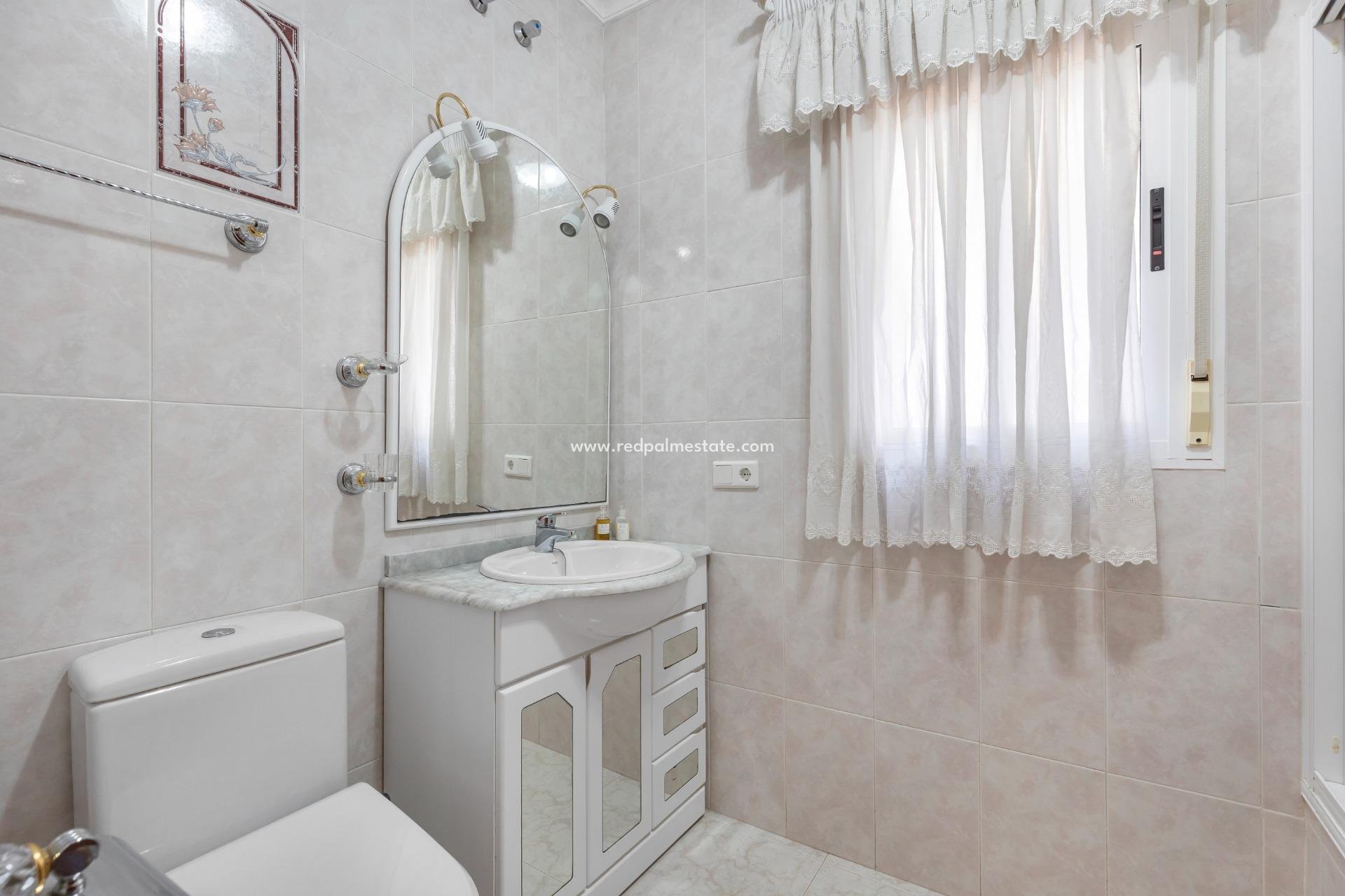 Resale - Villa -
Ciudad Quesada/Rojales - Pueblo bravo