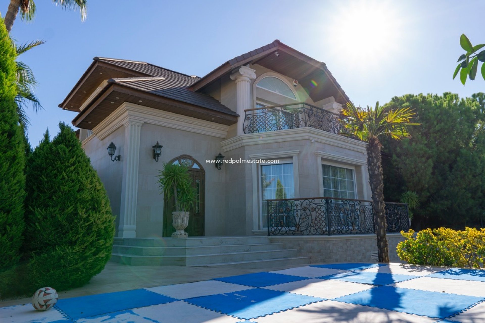 Resale - Villa -
Ciudad Quesada