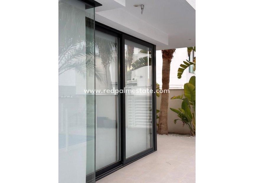 Resale - Villa -
Ciudad Quesada