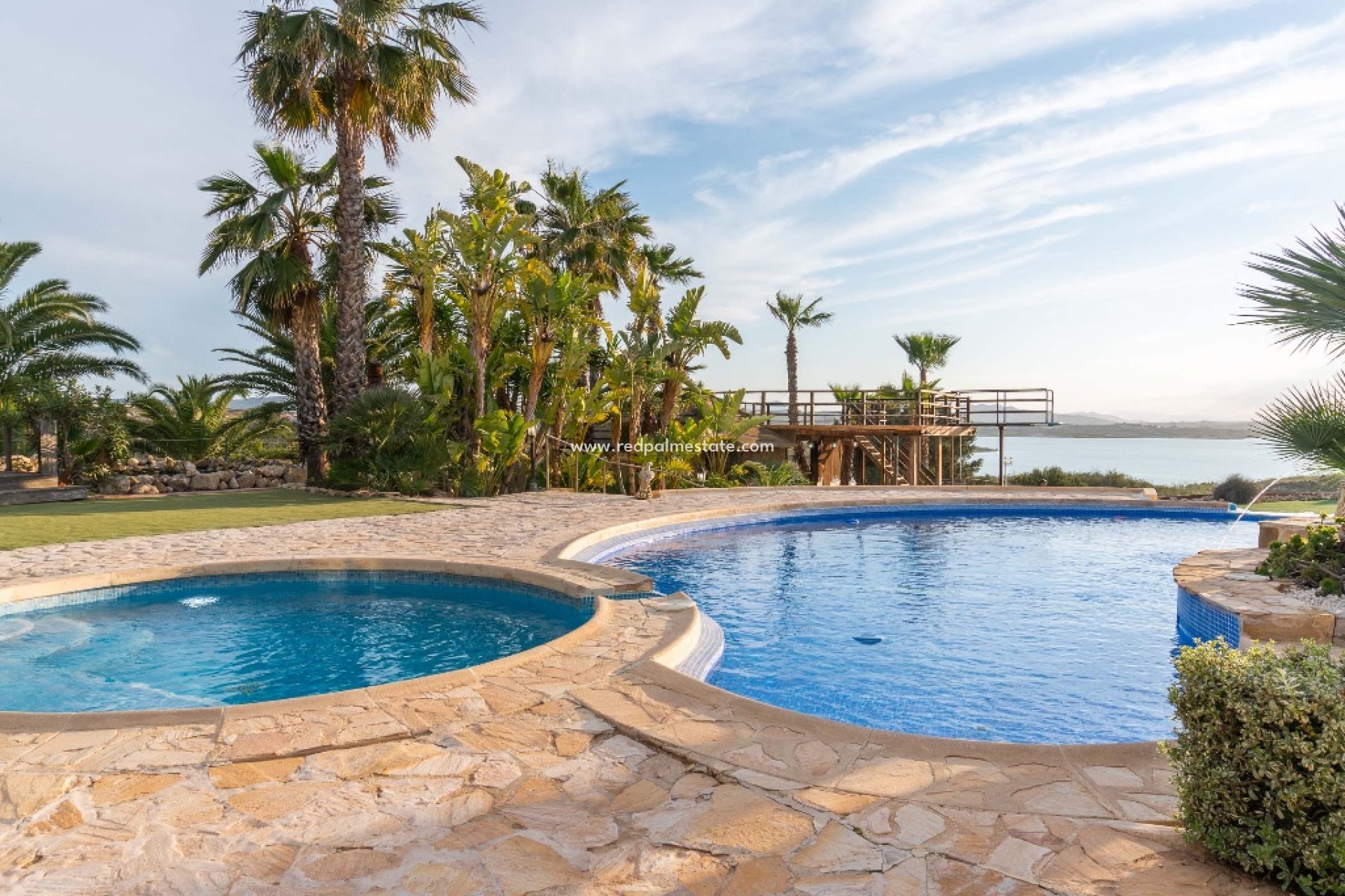 Resale - Villa -
Costa Blanca - Orihuela Costa