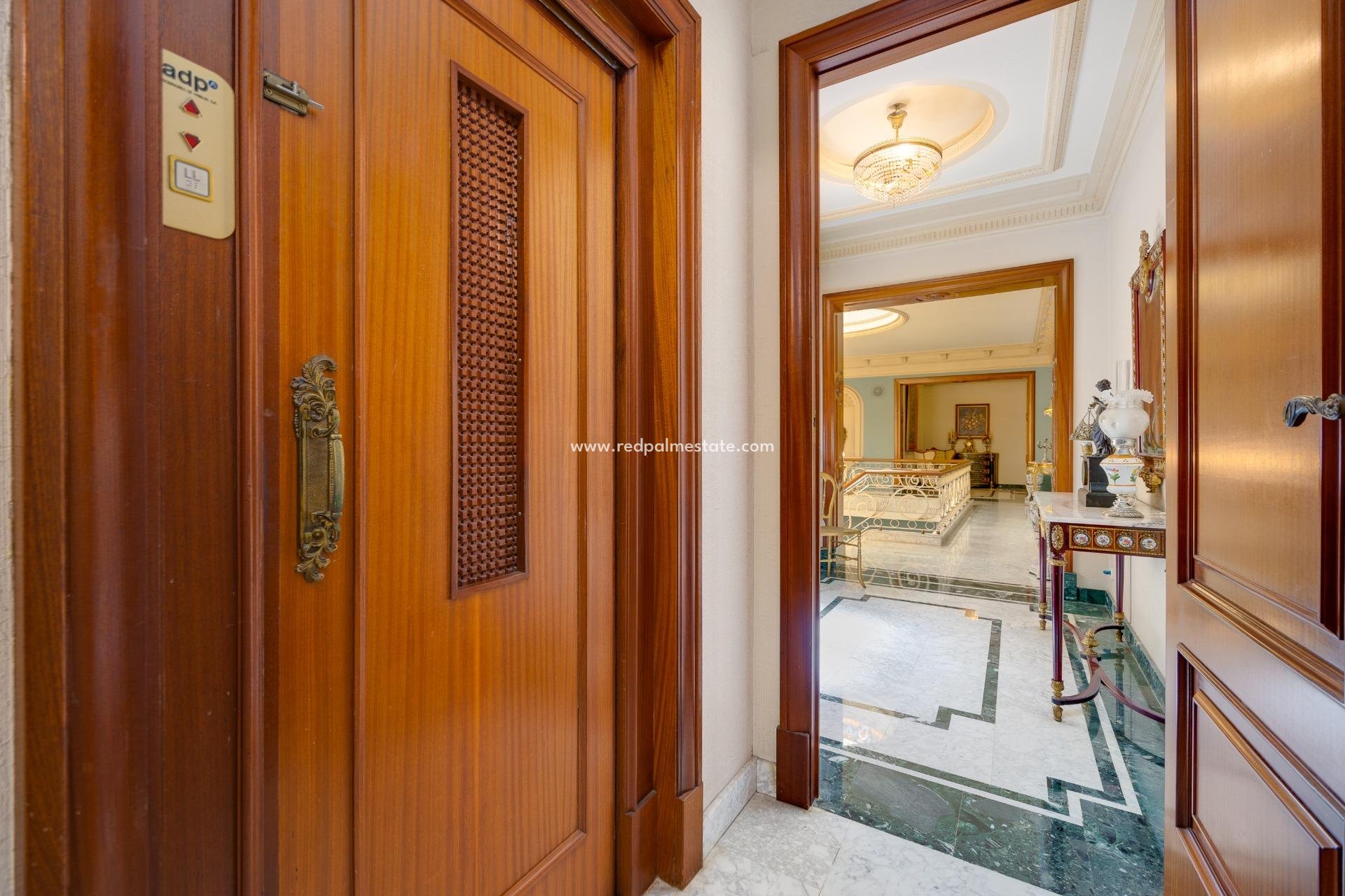 Resale - Villa -
Cox - Callosa de Segura