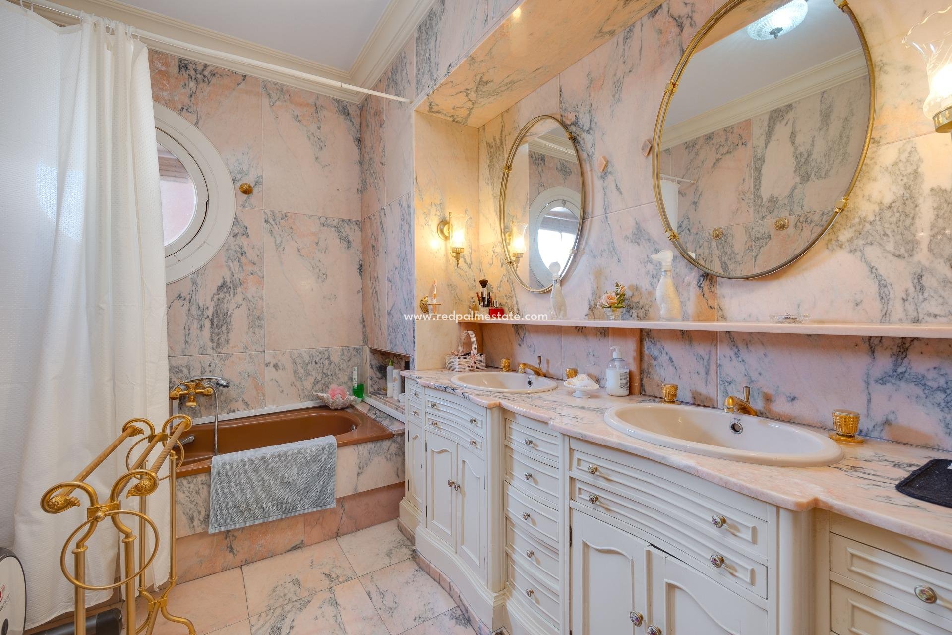 Resale - Villa -
Cox - Callosa de Segura