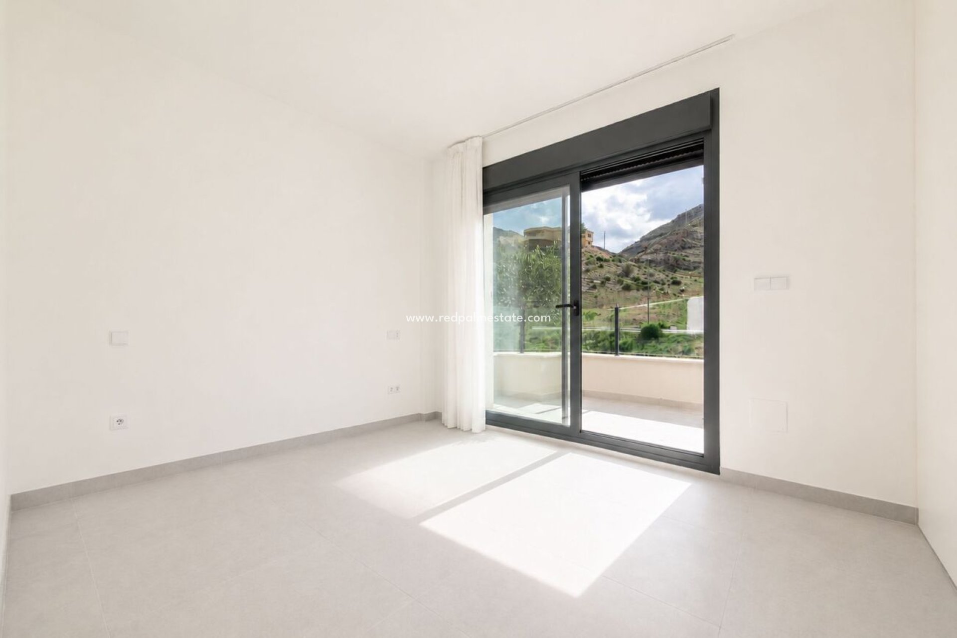 Resale - Villa -
Cox - Costa Blanca