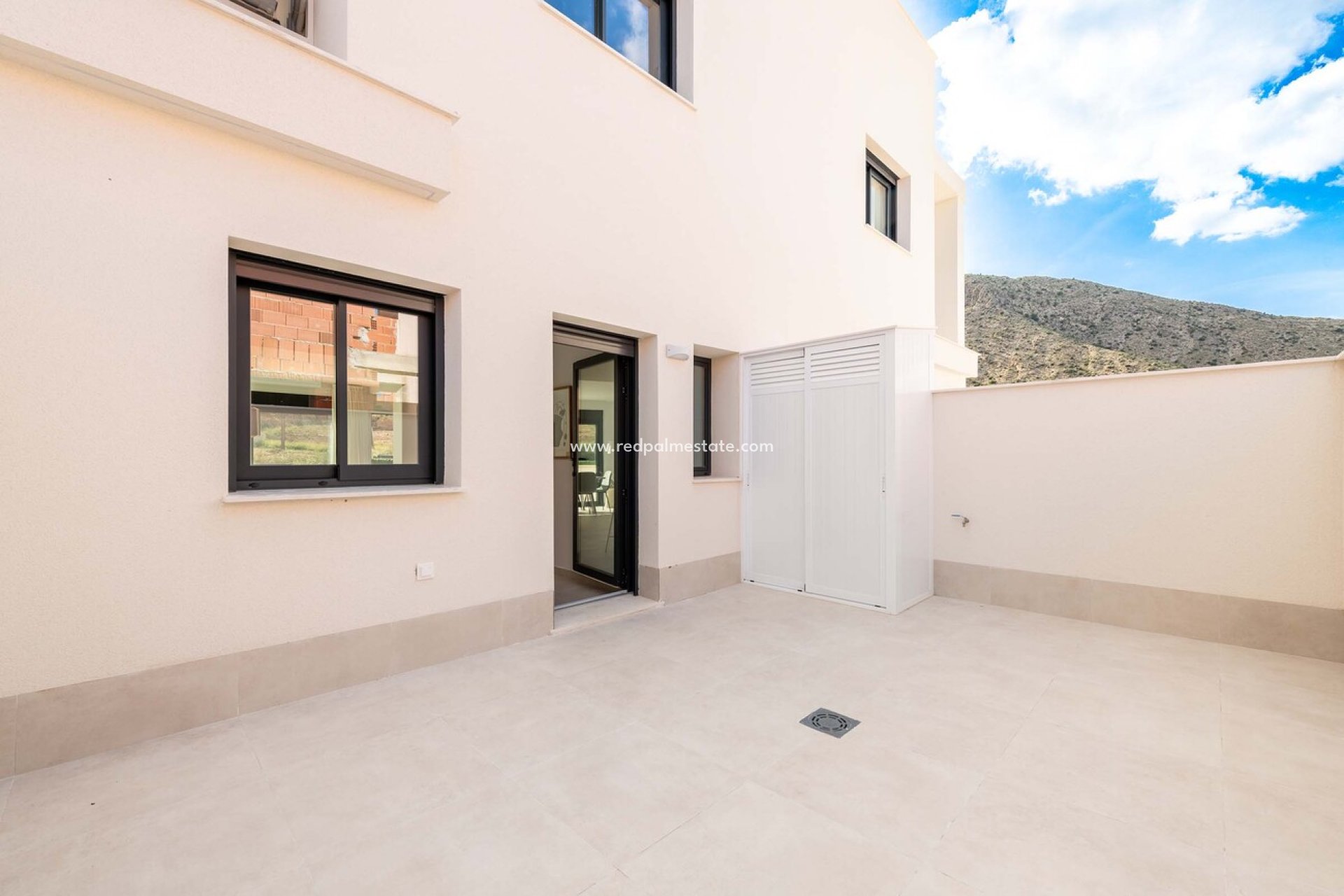Resale - Villa -
Cox - Costa Blanca