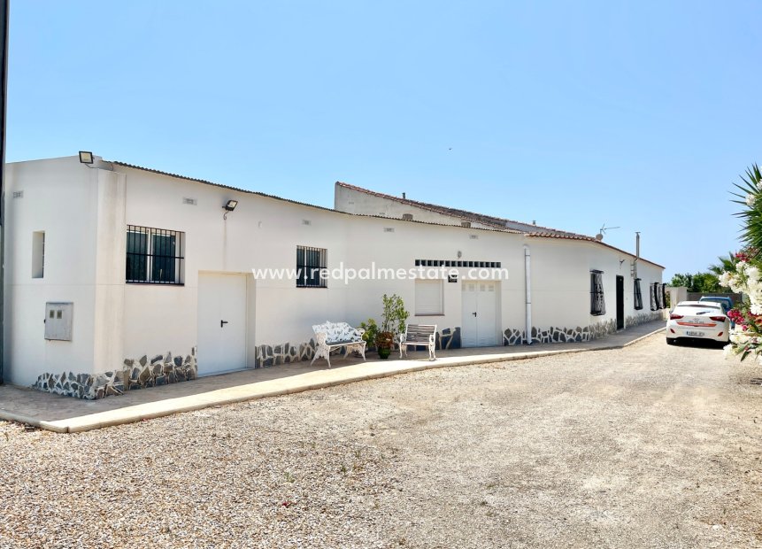 Resale - Villa -
Daya Nueva - Costa Blanca