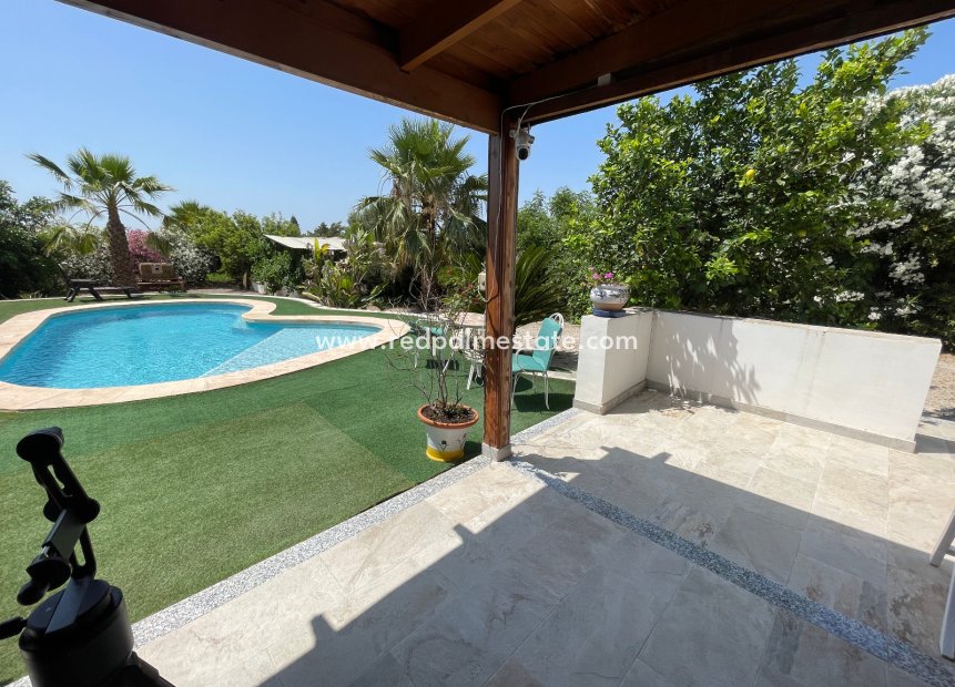 Resale - Villa -
Daya Nueva - Costa Blanca