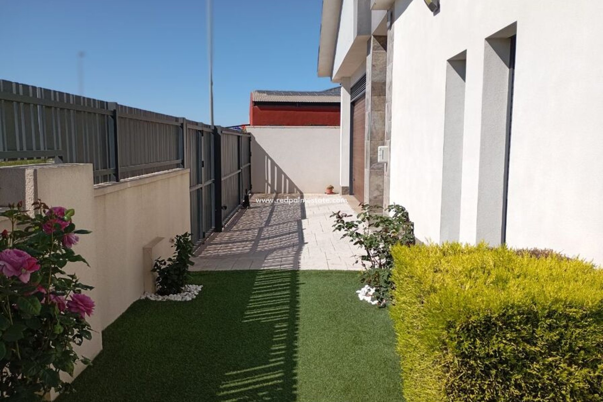 Resale - Villa -
Daya Nueva - Costa Blanca