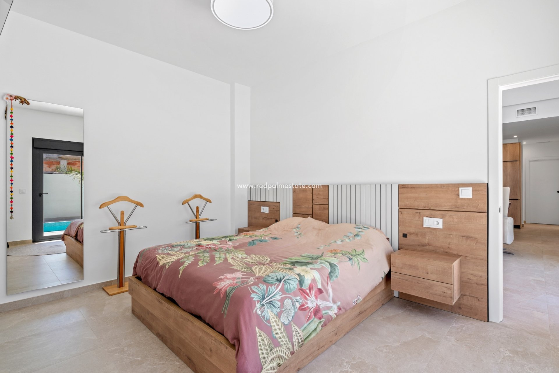 Resale - Villa -
Daya Nueva - Costa Blanca