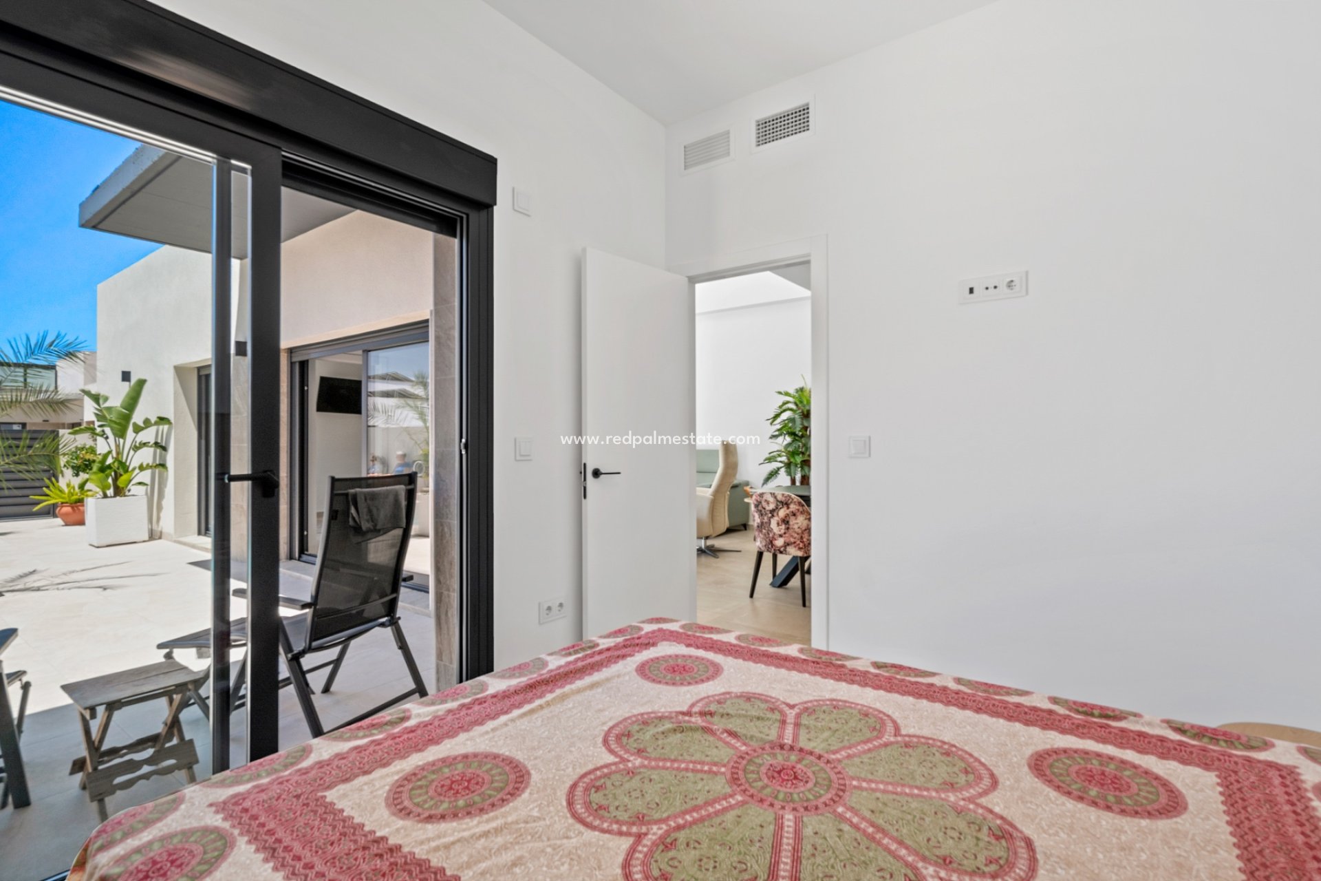 Resale - Villa -
Daya Nueva - Costa Blanca