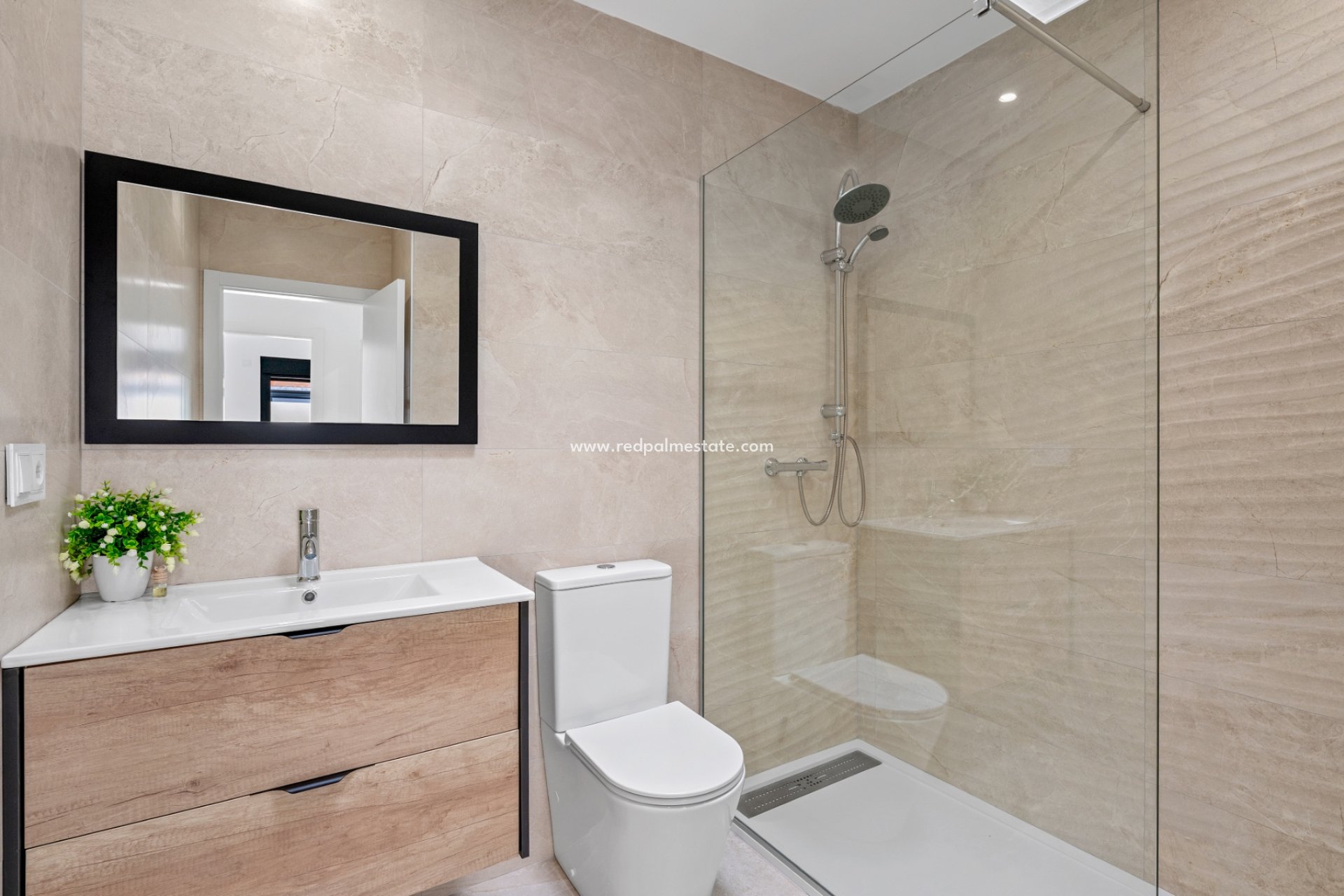 Resale - Villa -
Daya Nueva - Costa Blanca