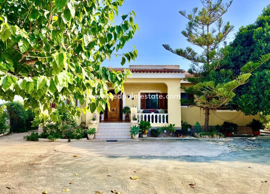 Resale - Villa -
Daya Vieja - Costa Blanca Sur