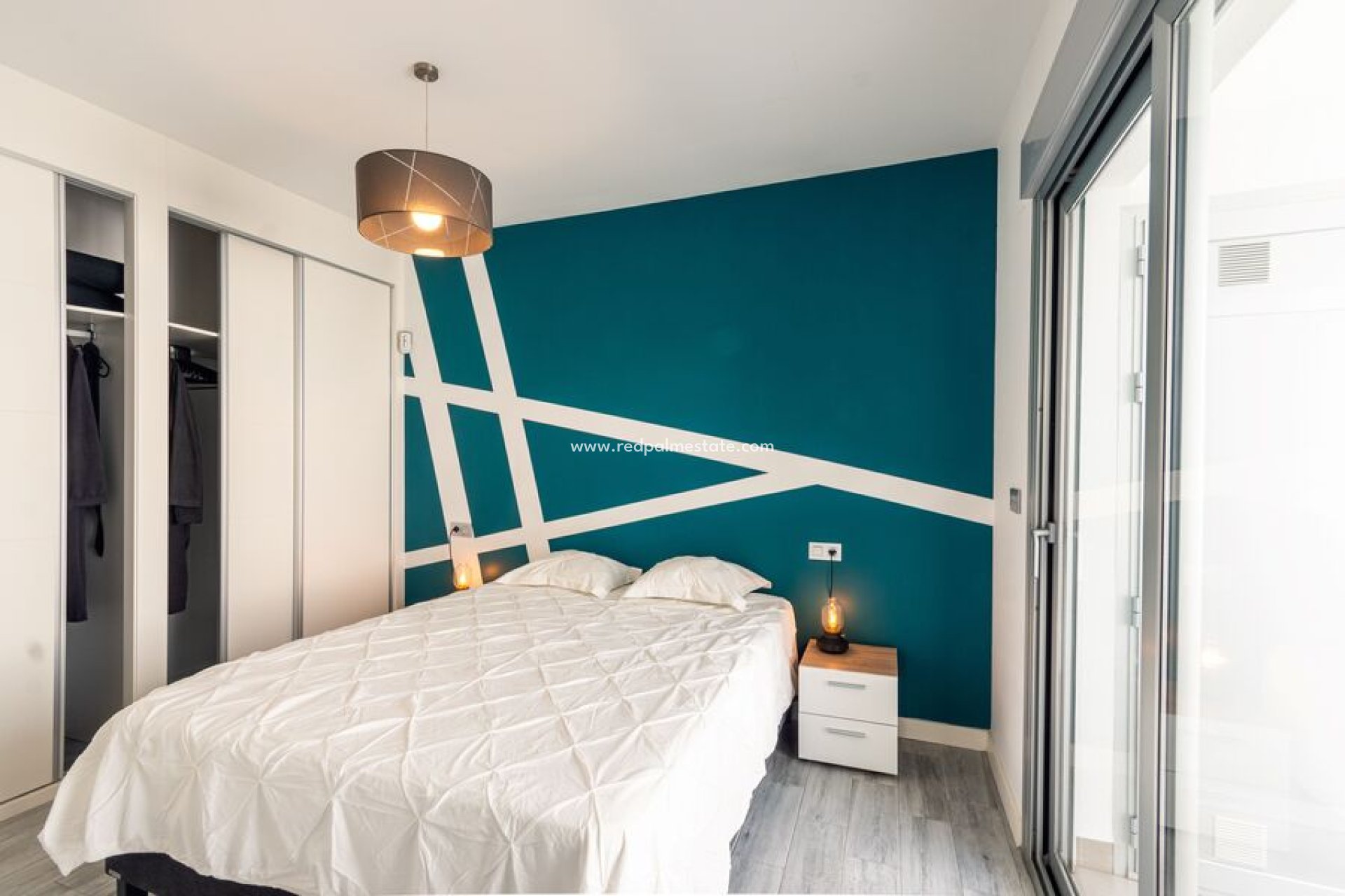 Resale - Villa -
Daya Vieja - Costa Blanca