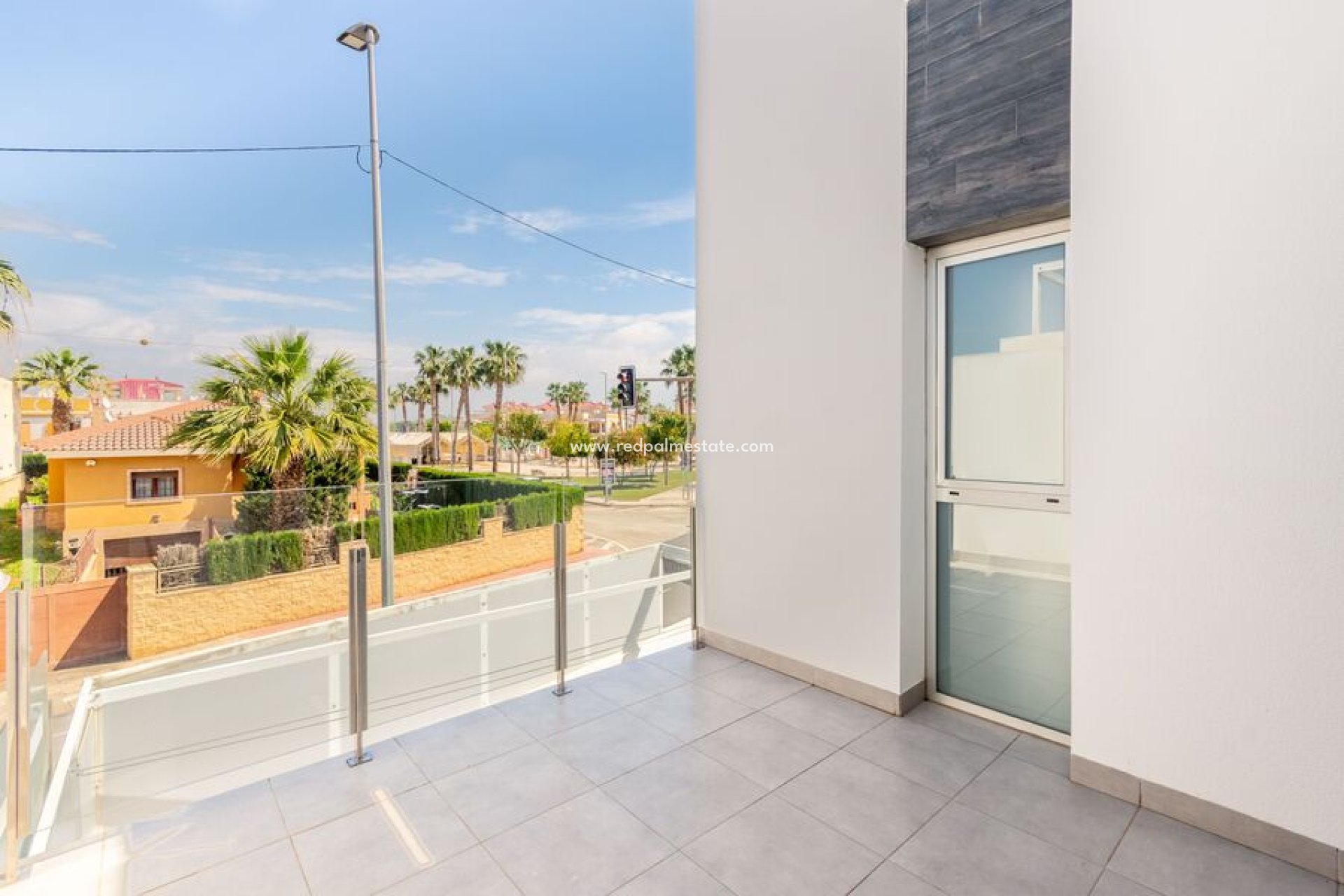 Resale - Villa -
Daya Vieja - Costa Blanca