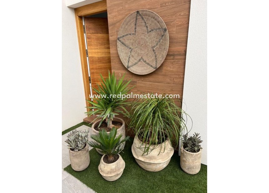 Resale - Villa -
Daya Vieja - Costa Blanca