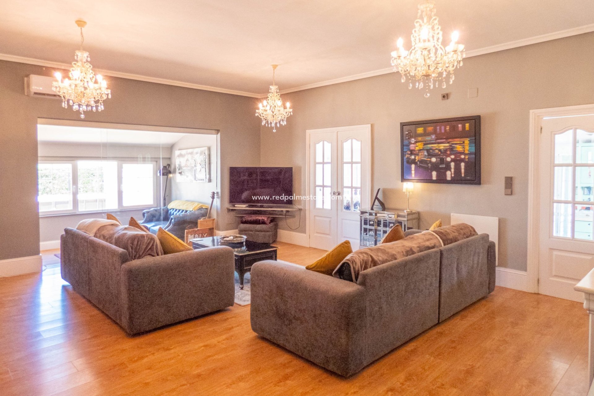 Resale - Villa -
Daya Vieja - Costa Blanca