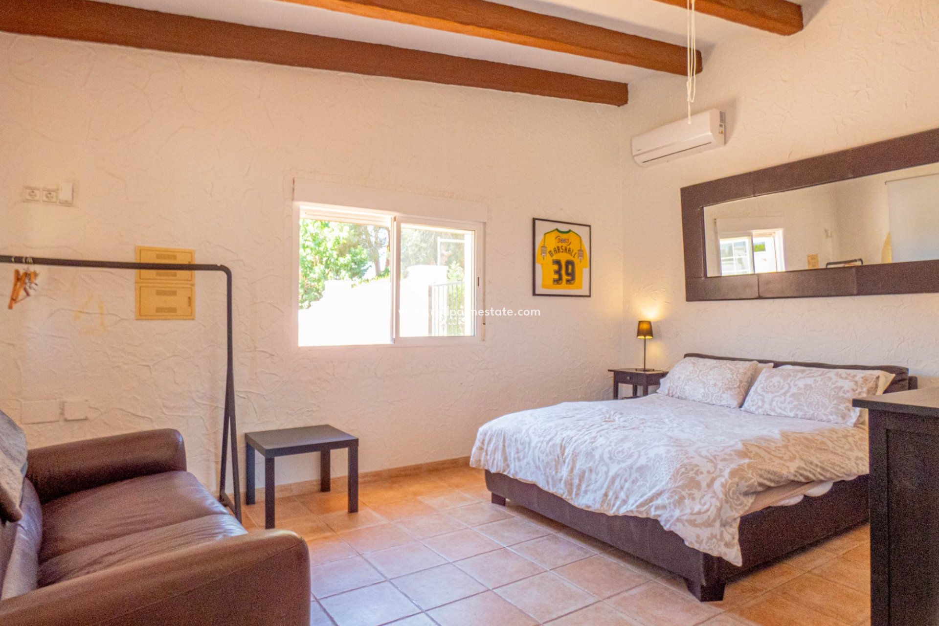 Resale - Villa -
Daya Vieja - Costa Blanca