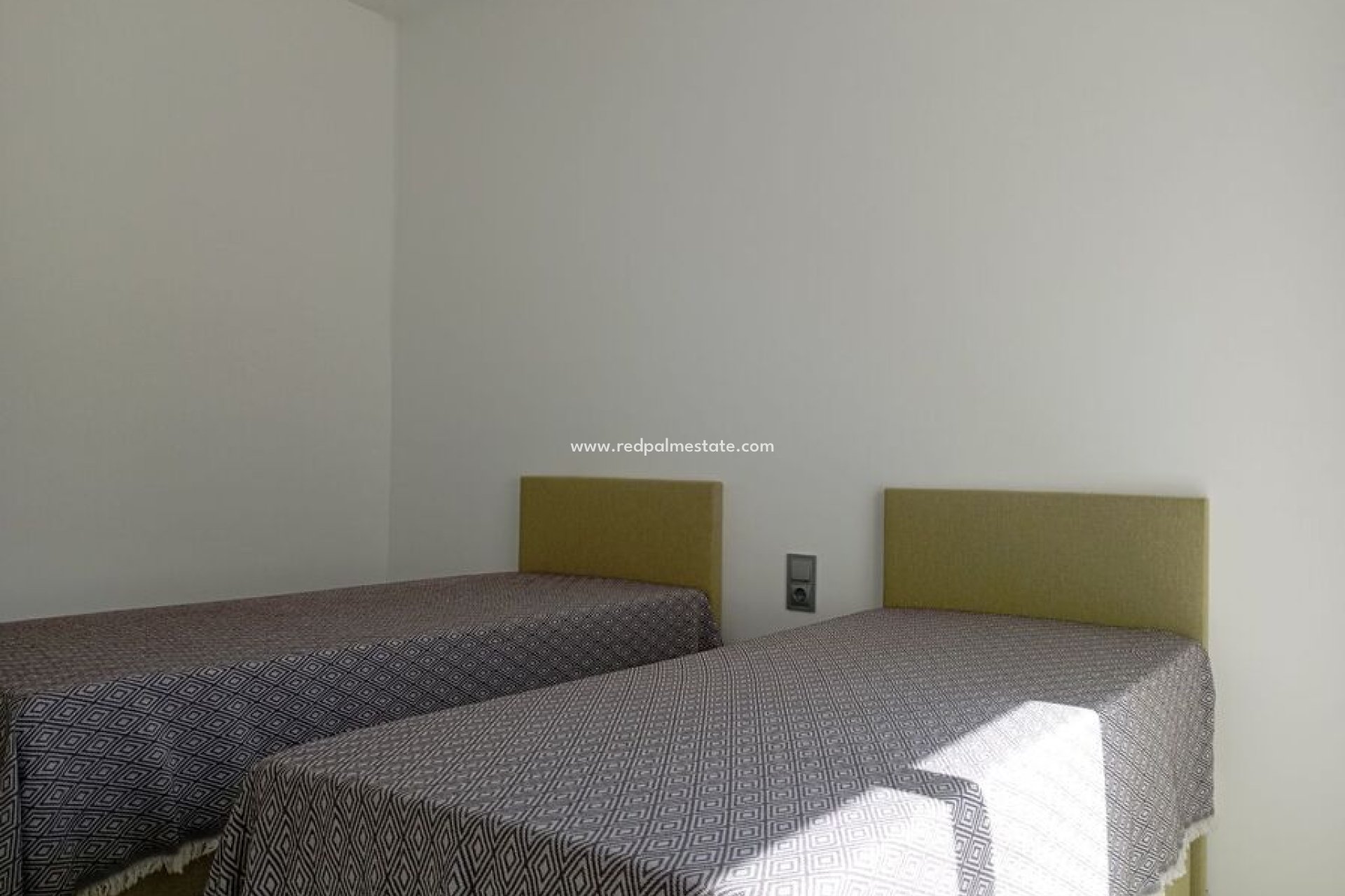 Resale - Villa -
Daya Vieja - Costa Blanca